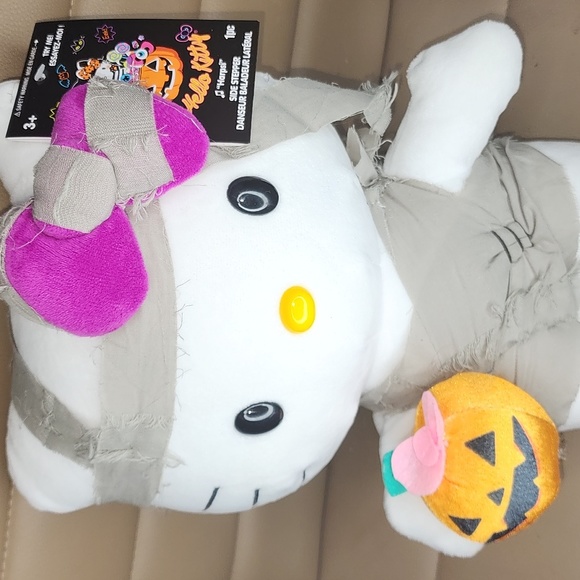 Halloween Hello Kitty Side Stepper - Picture 2 of 4